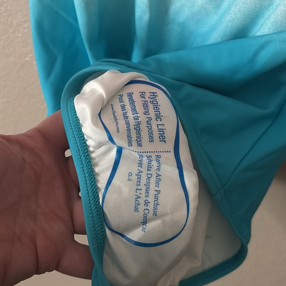 Lands End Swim Women’s Patriotic One Piece Swimsuit Size 14 Red White Blue NWT - Picture 2 of 6